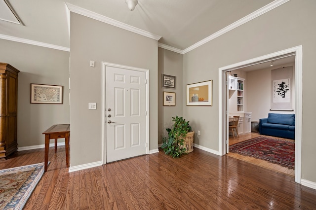 2305 Worthington St Unit 328, Dallas, TX 75204 - foyer with wood finished floors, baseboards, and crown molding