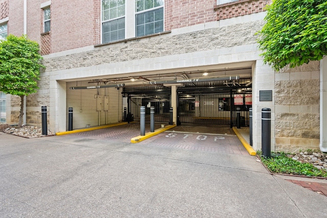 2305 Worthington St Unit 328, Dallas, TX 75204 - view of parking deck