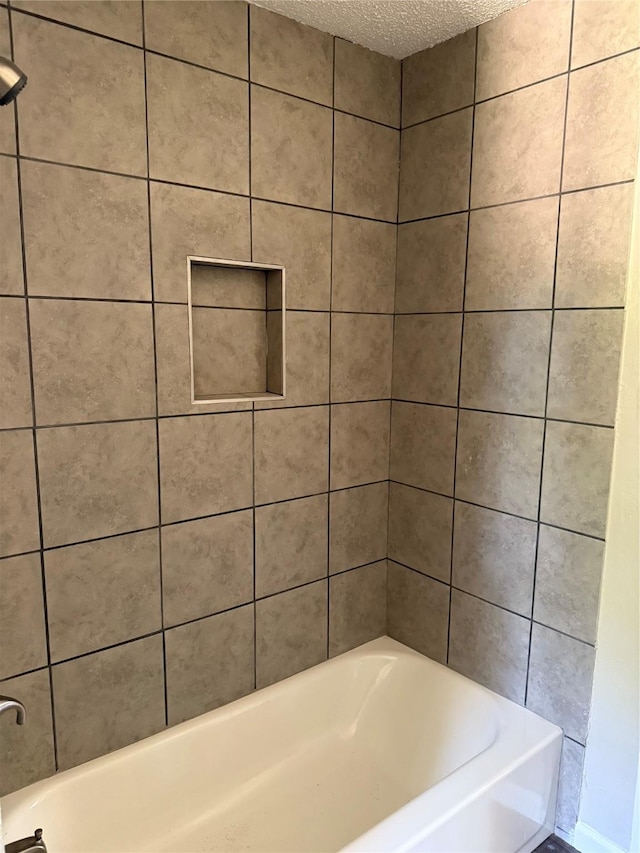 405 Forest Ln, Gun Barrel City, TX 75156 - full bathroom featuring a textured ceiling