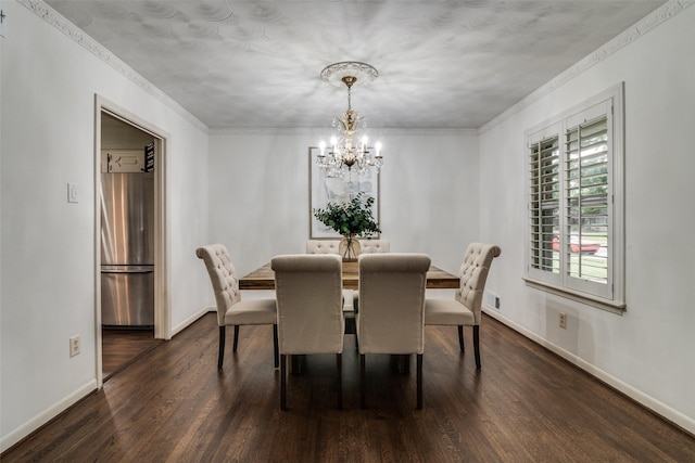 dining area with a chandelier, dark wood-style flooring, baseboards, and ornamental molding