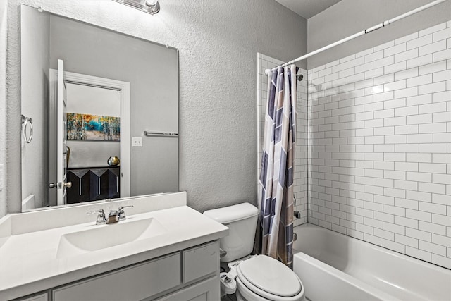 1714 Lone Lynx Way, Wylie, TX 75098 - bathroom with a textured wall, toilet, vanity, and shower / tub combo