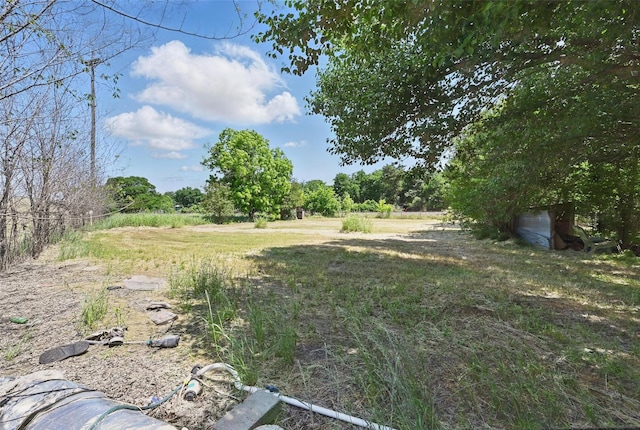 402 S Watson St, Alvarado, TX 76009 - view of yard