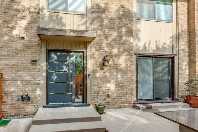 2638 Custer Pkwy Unit B, Richardson, TX 75080 - doorway to property featuring brick siding