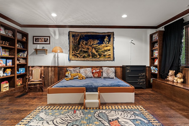 bedroom featuring wainscoting, crown molding, hardwood / wood-style floors, and recessed lighting