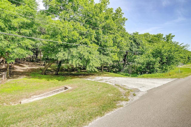 1409 Robyn Rd, Azle, TX 76020 - view of asphalt road