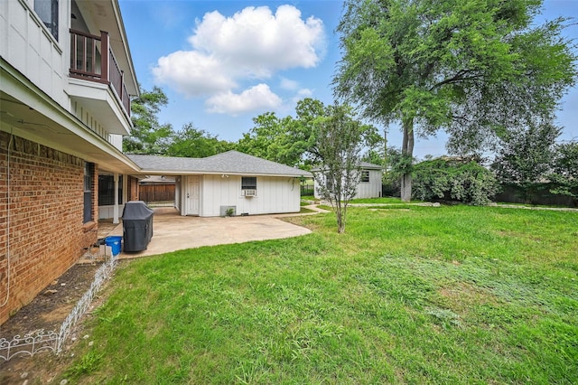 4705 Woodview St, Arlington, TX 76013 - view of yard with a patio
