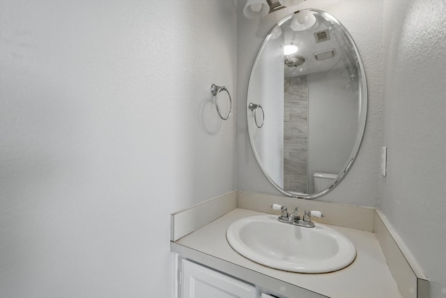 7710 Sable Ln, North Richland Hills, TX 76182 - bathroom with vanity