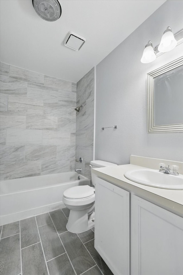 7710 Sable Ln, North Richland Hills, TX 76182 - full bath with  shower combination, vanity, and toilet
