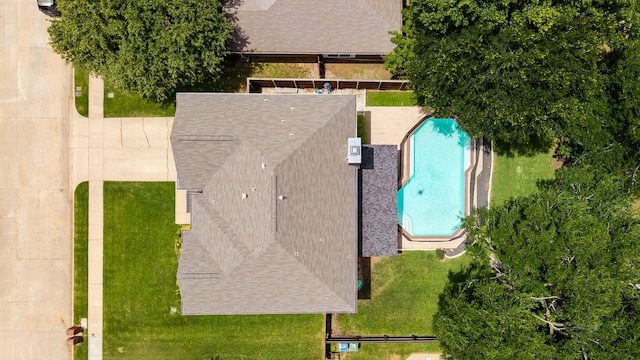 view from above of property featuring a pool