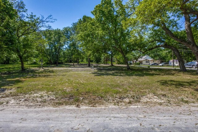 881 E Marshall St, Van Alstyne, TX 75495