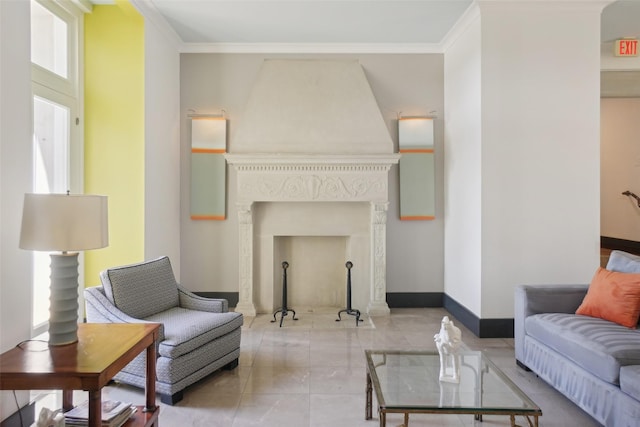 329 E Colorado Blvd Unit 605, Dallas, TX 75203 - living room featuring ornamental molding and baseboards