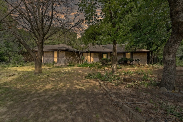 104 Murls Lake Rd, Weatherford, TX 76085 - view of front facade with a garage