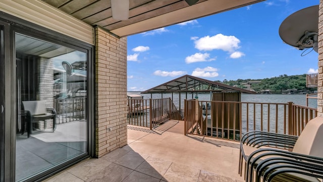 5122 La Vista Ct, Granbury, TX 76049 - balcony with a water view