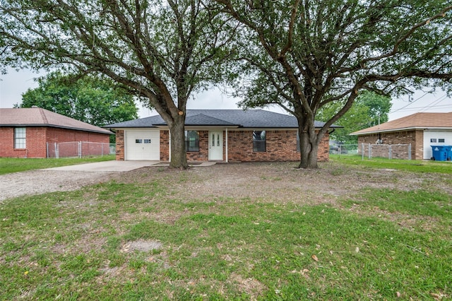 104 Bluebonnet Ln, Palmer, TX 75152 - ranch-style home with driveway and an attached garage
