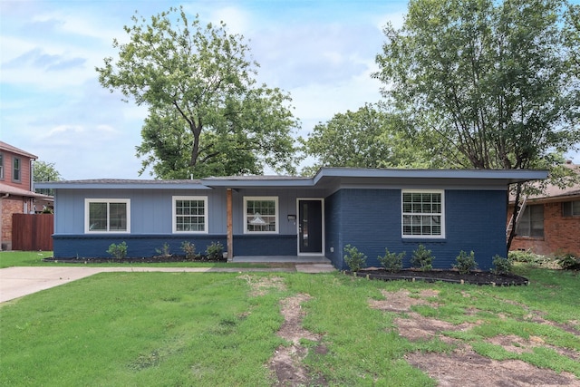 10166 San Lorenzo Dr, Dallas, TX 75228 - ranch-style home with brick siding