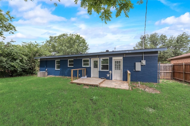 10166 San Lorenzo Dr, Dallas, TX 75228 - rear view of house featuring a wooden deck