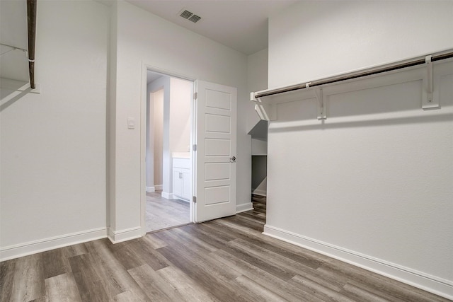 600 Trinity Park Trl, Alvarado, TX 76009 - walk in closet with wood finished floors