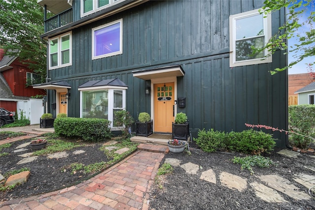 view of front facade featuring board and batten siding