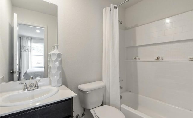 710 S 20th St, Temple, TX 76501 - ensuite bathroom with toilet, shower / tub combo with curtain, and vanity