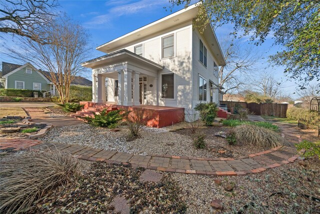 403 S Royall, Palestine, TX 75801 - view of front of property with fence