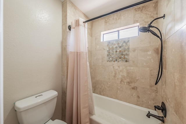707 Kyle Dr, Arlington, TX 76011 - full bathroom featuring shower / bath combo with shower curtain and toilet