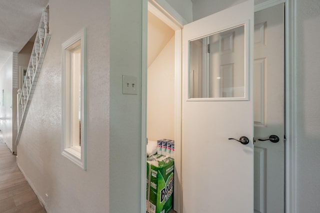 707 Kyle Dr, Arlington, TX 76011 - hall featuring wood finished floors