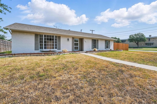 700 Brentwood Ln, Richardson, TX 75080 - ranch-style house featuring brick siding