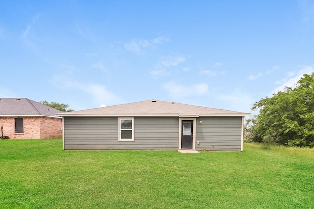 330 Flagship Ln, Gun Barrel City, TX 75156 - back of property with a lawn