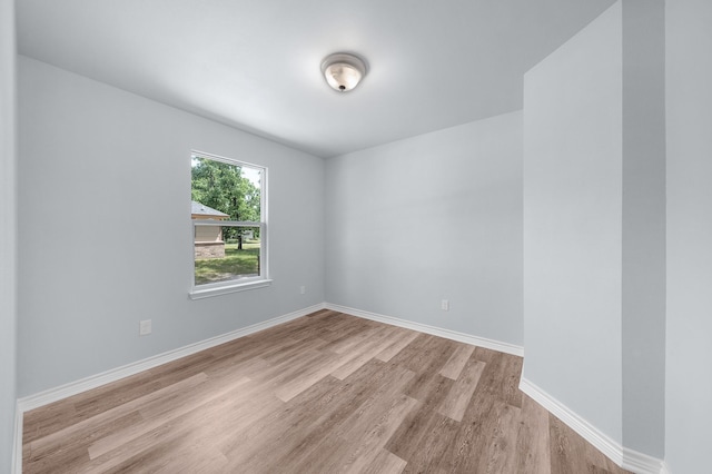 804 Hemlock Dr, West Tawakoni, TX 75474 - unfurnished room featuring light wood finished floors and baseboards