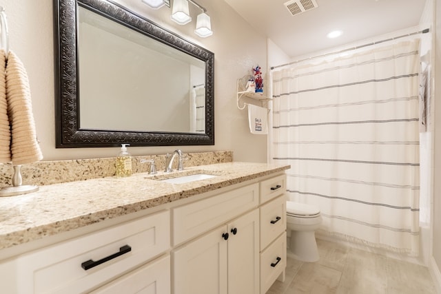 112 Mustang Dr, Fate, TX 75087 - bathroom with toilet, vanity, recessed lighting, and a shower with curtain