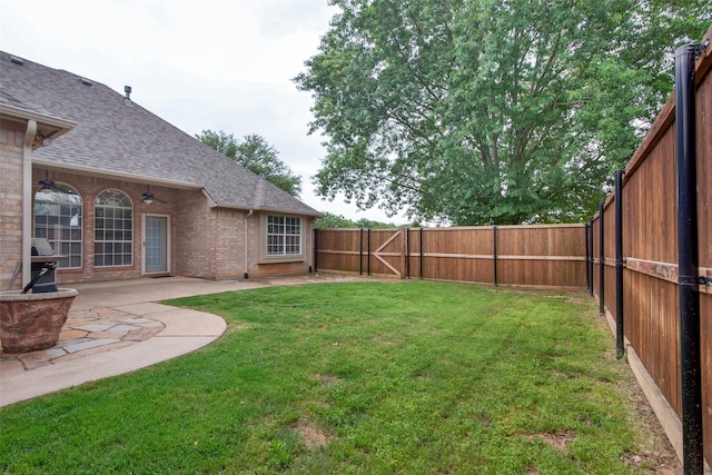 2103 Greenbrier St, Denison, TX 75020 - view of yard with a patio