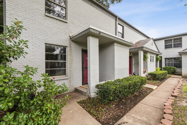5033 N Hall St, Dallas, TX 75235 - view of exterior entry with brick siding