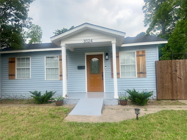 3024 Carnation Ave, Fort Worth, TX 76111 - view of front of property featuring fence