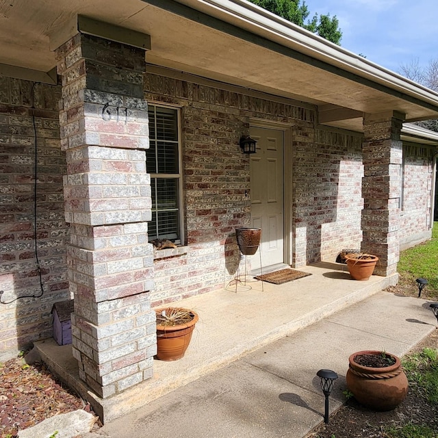 611 N Lamar St, Tioga, TX 76271 - entrance to property featuring brick siding