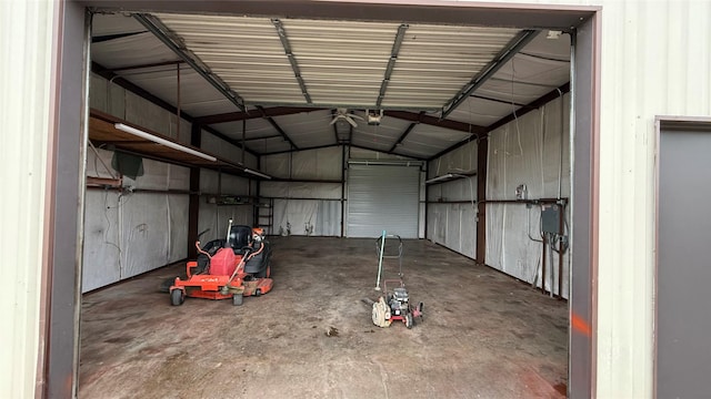 124 Heritage Pkwy W, Decatur, TX 76234 - garage featuring metal wall