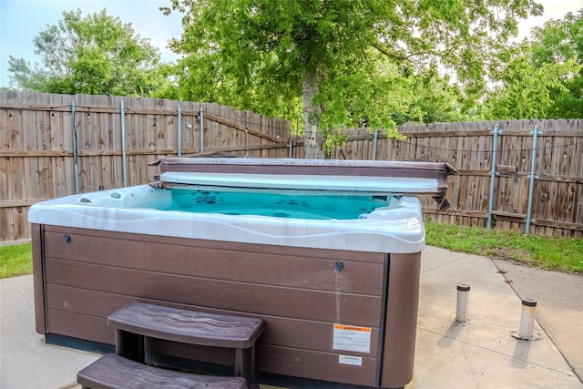 7016 Buttonwood Dr, Fort Worth, TX 76137 - view of pool with a hot tub, a fenced backyard, and a patio area
