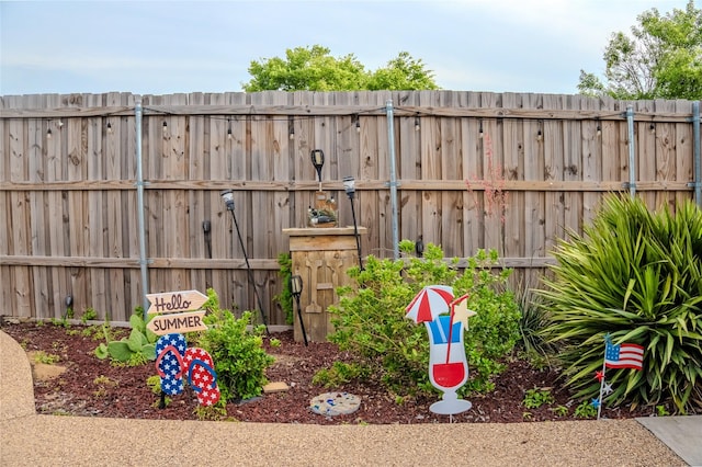 7016 Buttonwood Dr, Fort Worth, TX 76137 - view of yard with fence