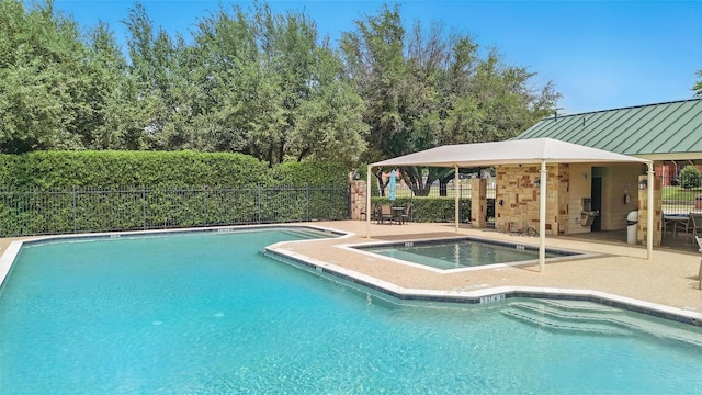 1500 Cool Springs Dr, Allen, TX 75013 - community pool with a community hot tub and a patio