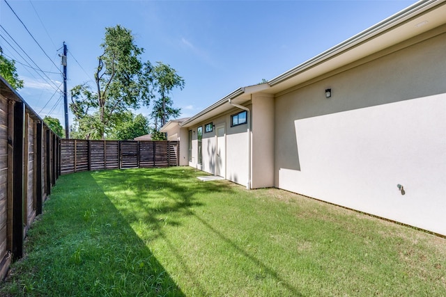 13554 Pyramid Dr, Farmers Branch, TX 75234 - view of yard