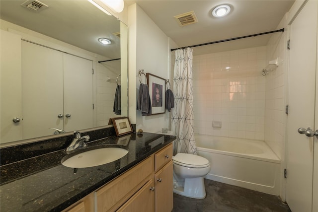 2502 Live Oak St Unit 314, Dallas, TX 75204 - full bathroom featuring toilet, vanity, and shower / bath combination with curtain