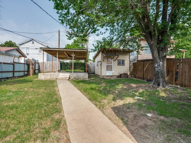 2203 Gould Ave, Fort Worth, TX 76164 - view of yard with an outbuilding