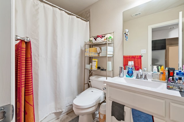 4302 Meadow Hawk Dr, Arlington, TX 76005 - bathroom with toilet, vanity, and a shower with curtain