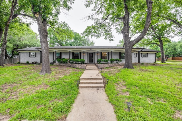 1507 Greenbrier Dr, Sherman, TX 75092 - ranch-style house with brick siding