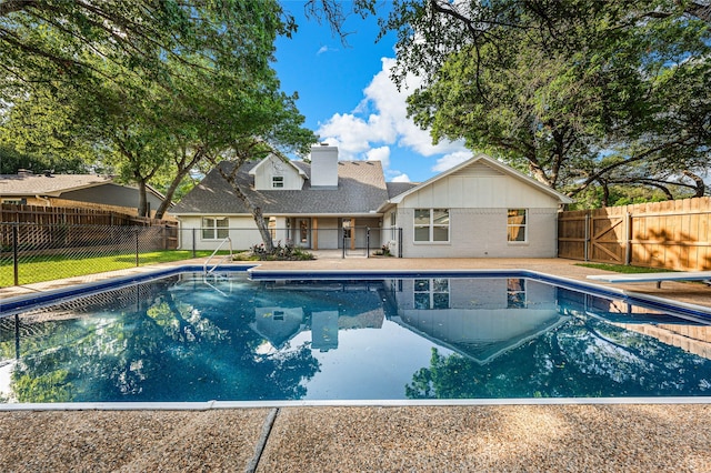 9916 Sandalwood Dr, Woodway, TX 76712 - view of pool featuring a fenced backyard and a diving board