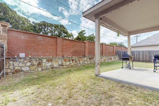 7448 Crossfire Trl, Fort Worth, TX 76112 - view of yard with a patio area
