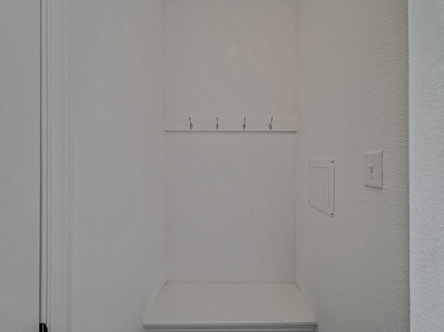 240 Harper St, Irving, TX 75063 - view of mudroom