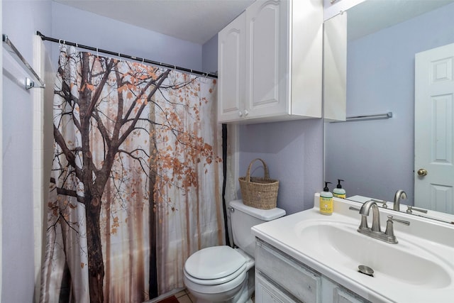 809 Fox Run Trl, Saginaw, TX 76179 - bathroom with toilet, vanity, and curtained shower