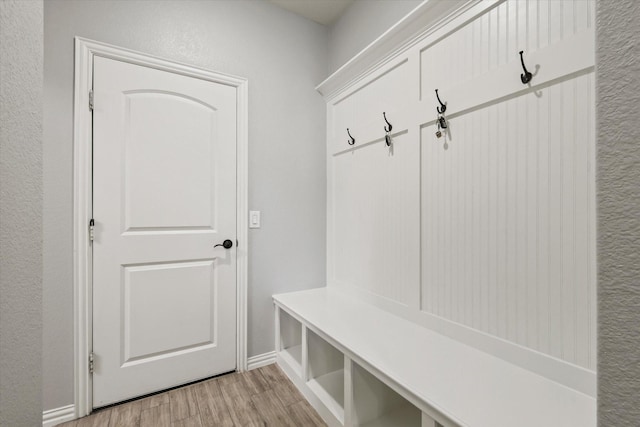 1032 Pinnacle Ridge Rd, Fort Worth, TX 76052 - mudroom featuring light wood-style flooring and baseboards