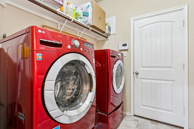 9812 Beaver Dam Ln, Mckinney, TX 75071 - laundry room featuring washer and dryer