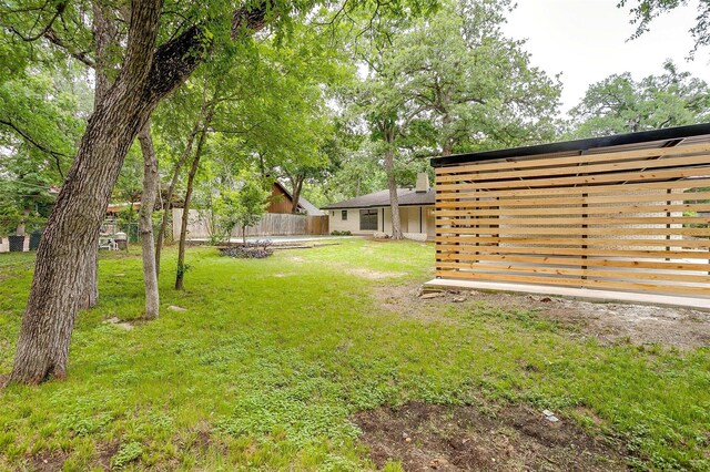 2317 Vega St, Grand Prairie, TX 75050 - view of yard